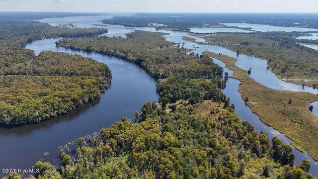 100 Hog Island, New Bern, NC 28560