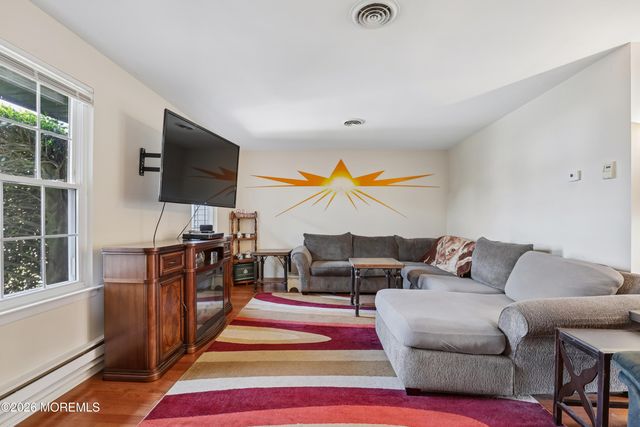 7 Foxboro Court, Whiting, NJ 08759