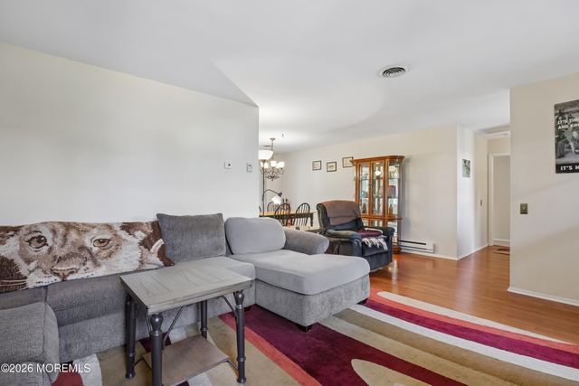 7 Foxboro Court, Whiting, NJ 08759