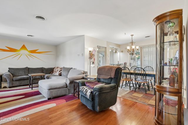 7 Foxboro Court, Whiting, NJ 08759