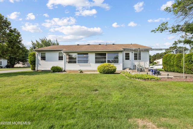 7 Foxboro Court, Whiting, NJ 08759