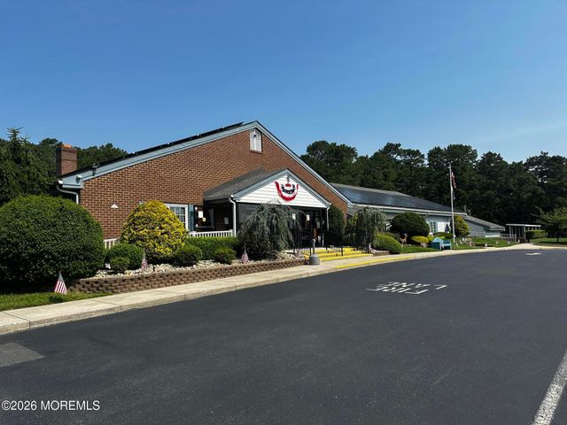 7 Foxboro Court, Whiting, NJ 08759