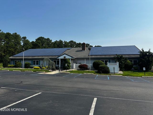 7 Foxboro Court, Whiting, NJ 08759