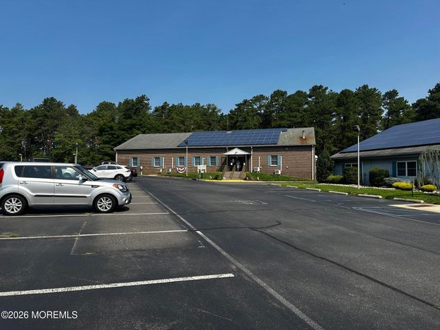 7 Foxboro Court, Whiting, NJ 08759