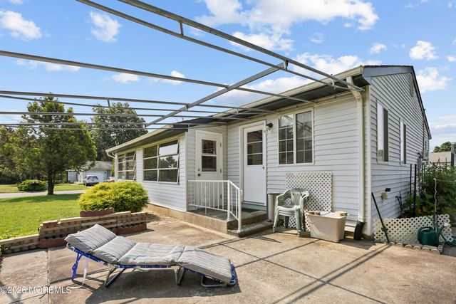 7 Foxboro Court, Whiting, NJ 08759