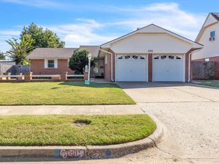 608 W Silver Meadow Drive, Midwest City, OK 73110