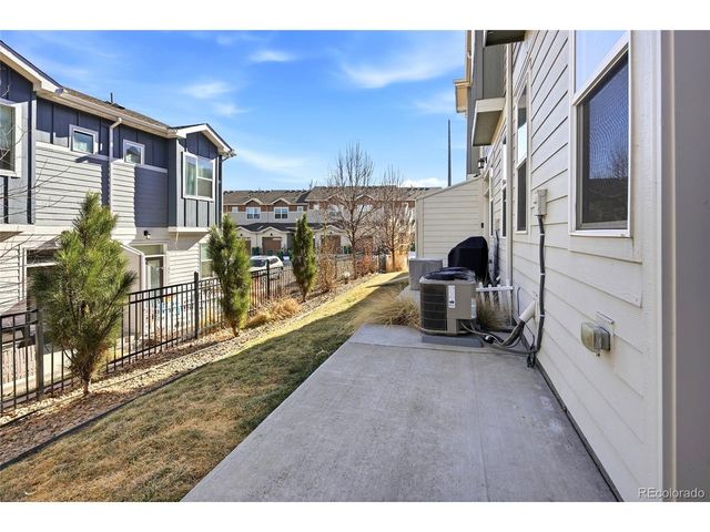 1033 Oak Cir, Lakewood, CO 80215