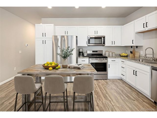 1033 Oak Cir, Lakewood, CO 80215