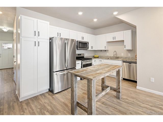 1033 Oak Cir, Lakewood, CO 80215