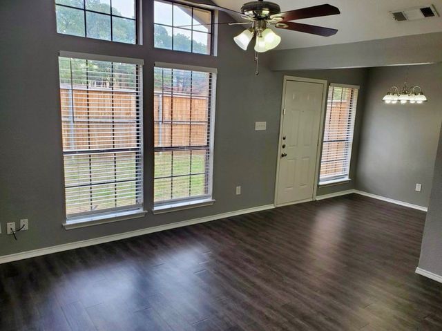 119 Peachtree Court B, Kennedale, TX 76060