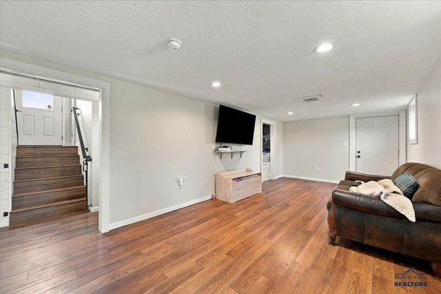 2936 COUNTRY CLUB DR, Rapid City, SD 57702