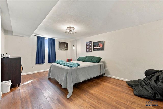 2936 COUNTRY CLUB DR, Rapid City, SD 57702