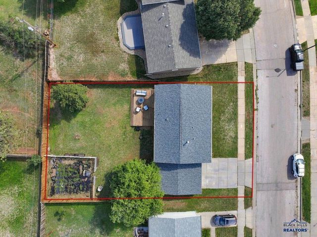 2936 COUNTRY CLUB DR, Rapid City, SD 57702