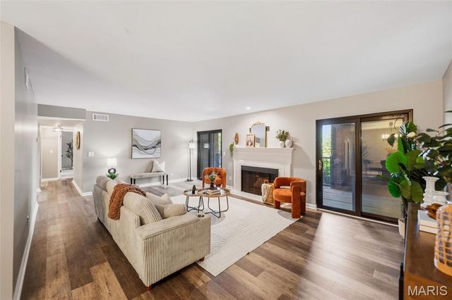 590 Sarah Lane 208, St Louis, MO 63141