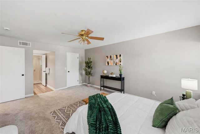 590 Sarah Lane 208, St Louis, MO 63141