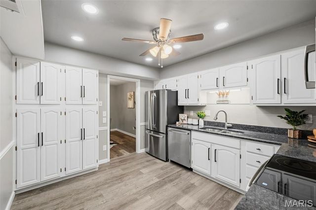 590 Sarah Lane 208, St Louis, MO 63141