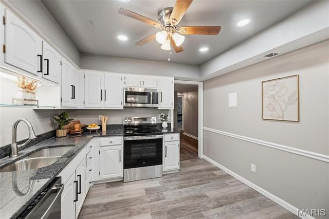 590 Sarah Lane 208, St Louis, MO 63141