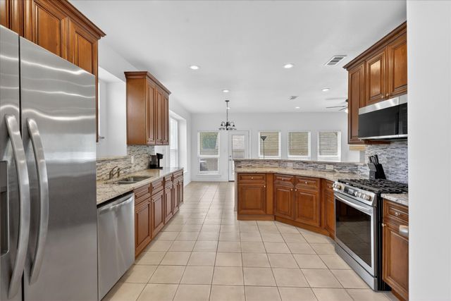 3304 Landhope Circle, Arlington, TX 76016