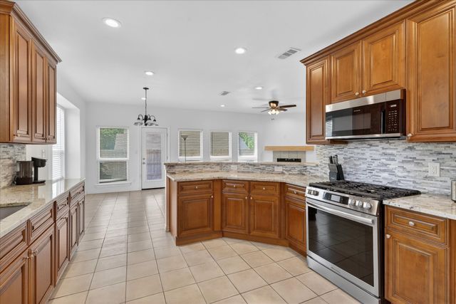 3304 Landhope Circle, Arlington, TX 76016