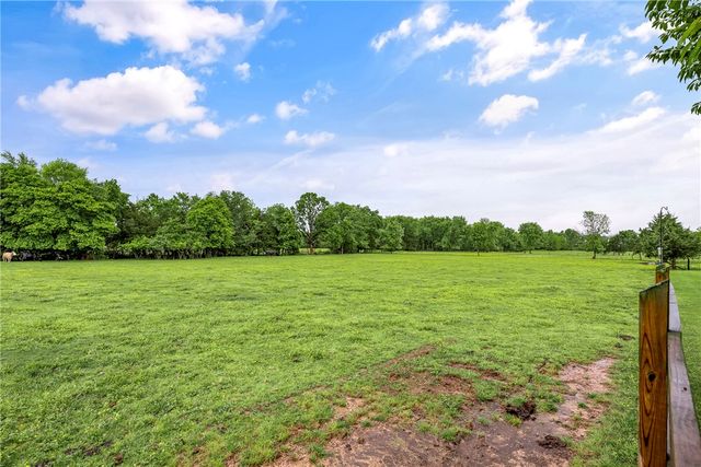 2887 Habberton Road, Springdale, AR 72764
