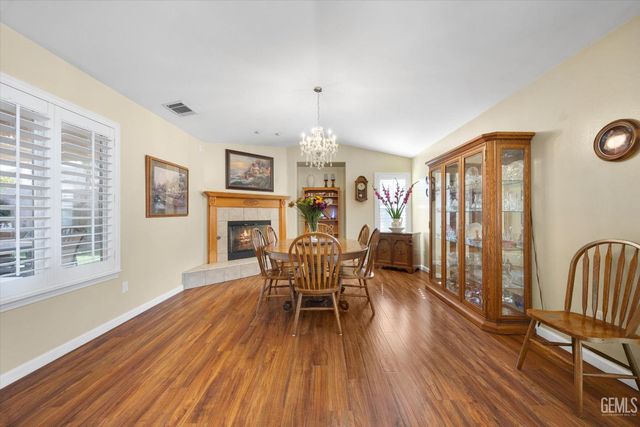 4309 Silver Maple Court, Bakersfield, CA 93313