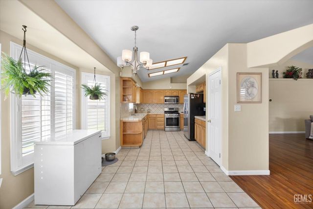 4309 Silver Maple Court, Bakersfield, CA 93313