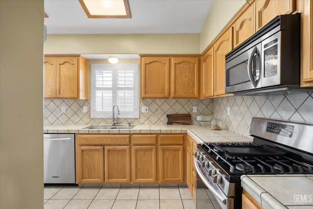 4309 Silver Maple Court, Bakersfield, CA 93313