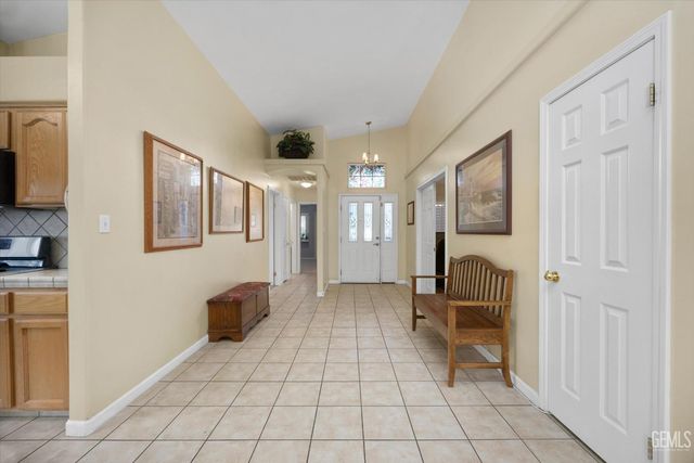 4309 Silver Maple Court, Bakersfield, CA 93313