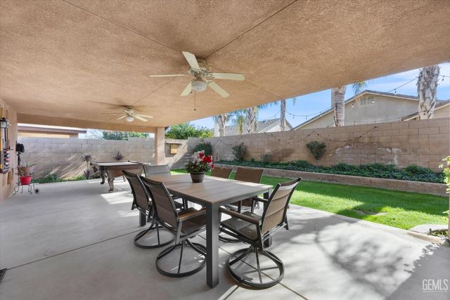 4309 Silver Maple Court, Bakersfield, CA 93313