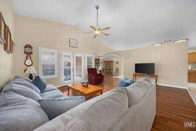 4309 Silver Maple Court, Bakersfield, CA 93313