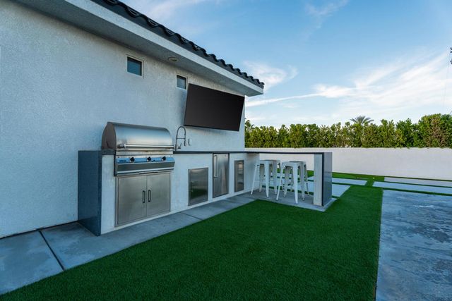 2090 W Nicola Road, Palm Springs, CA 92262