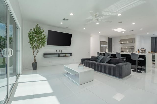 2090 W Nicola Road, Palm Springs, CA 92262