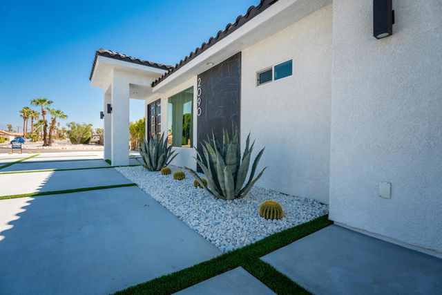 2090 W Nicola Road, Palm Springs, CA 92262