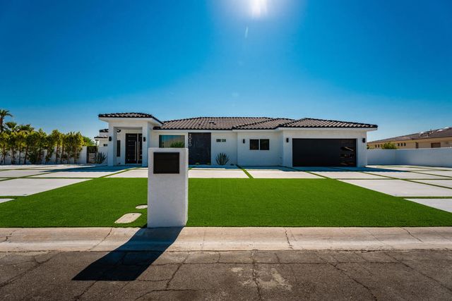 2090 W Nicola Road, Palm Springs, CA 92262