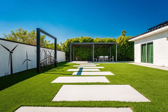 2090 W Nicola Road, Palm Springs, CA 92262