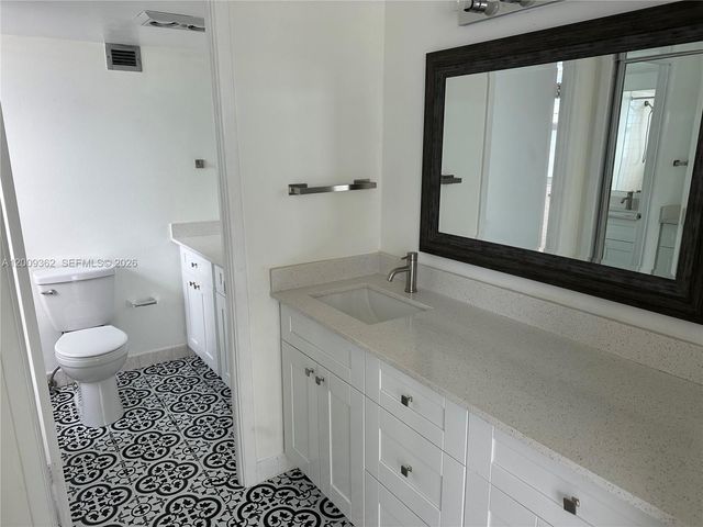 6039 Collins Ave 826, Miami Beach, FL 33140