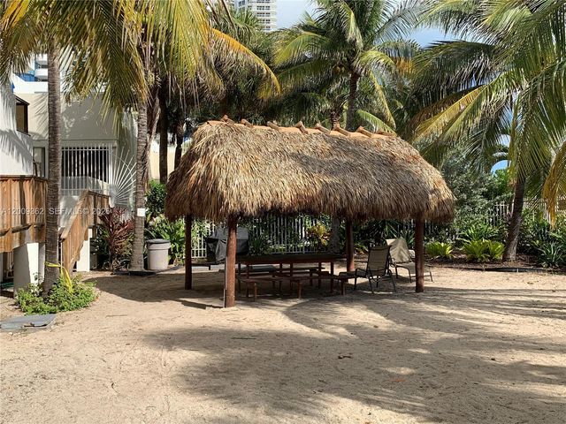 6039 Collins Ave 826, Miami Beach, FL 33140