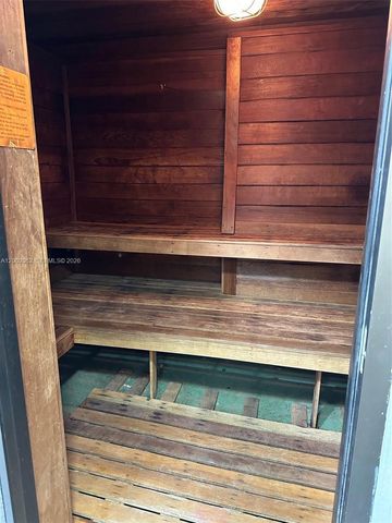 6039 Collins Ave 826, Miami Beach, FL 33140