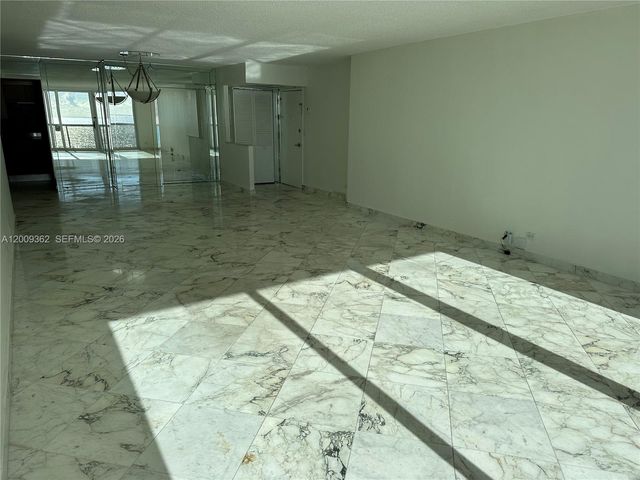 6039 Collins Ave 826, Miami Beach, FL 33140