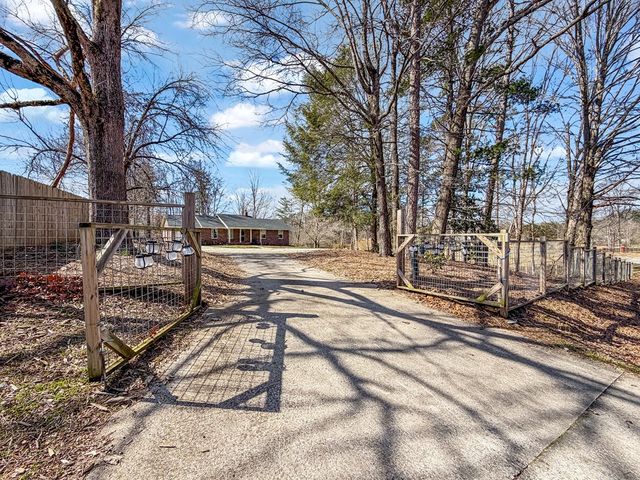 581 Roberts Ridge Road, Ellijay, GA 30540
