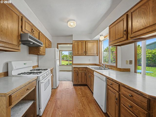 22713 Se NAOMI Dr, Damascus, OR 97089