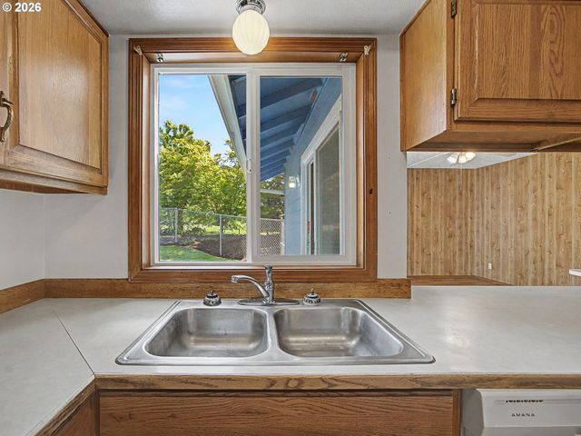 22713 Se NAOMI Dr, Damascus, OR 97089