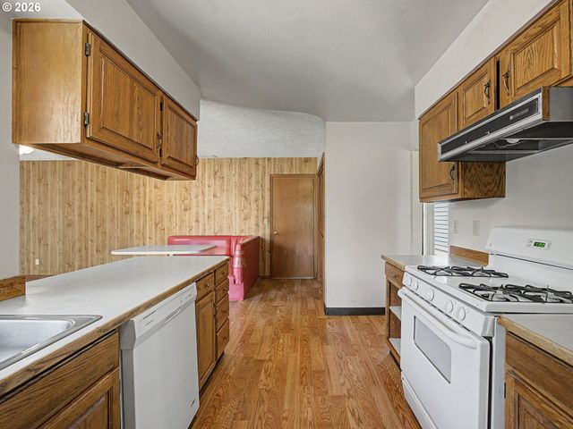 22713 Se NAOMI Dr, Damascus, OR 97089