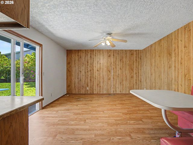 22713 Se NAOMI Dr, Damascus, OR 97089