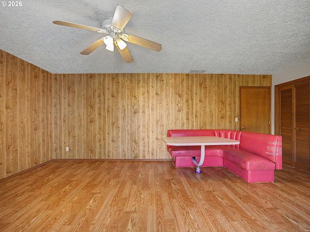 22713 Se NAOMI Dr, Damascus, OR 97089