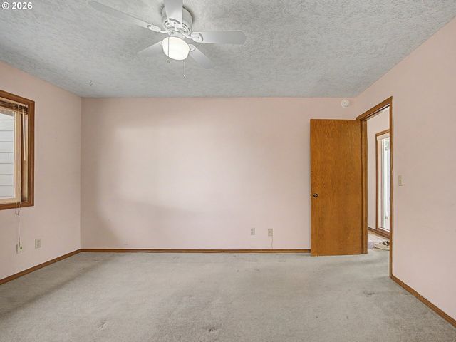 22713 Se NAOMI Dr, Damascus, OR 97089