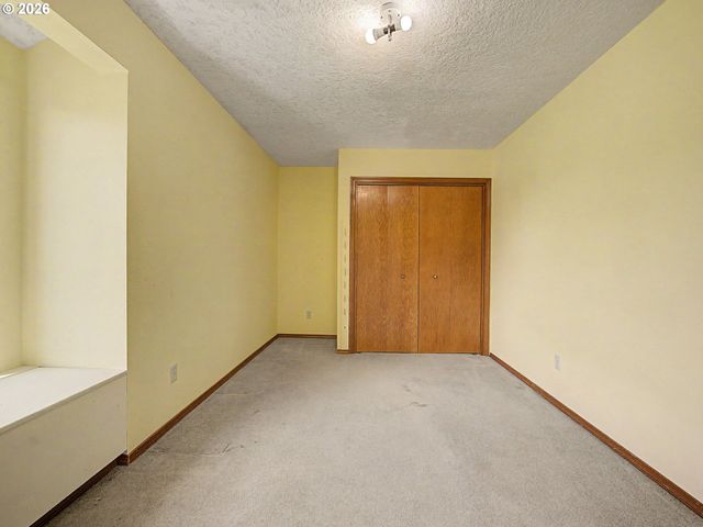 22713 Se NAOMI Dr, Damascus, OR 97089