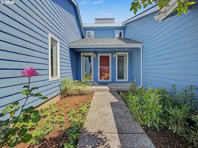 22713 Se NAOMI Dr, Damascus, OR 97089
