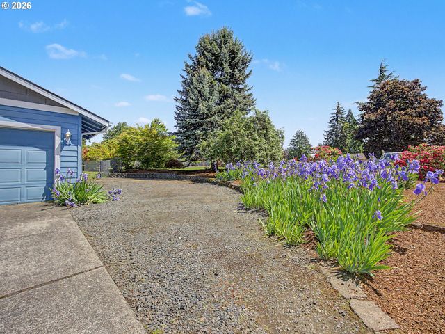 22713 Se NAOMI Dr, Damascus, OR 97089