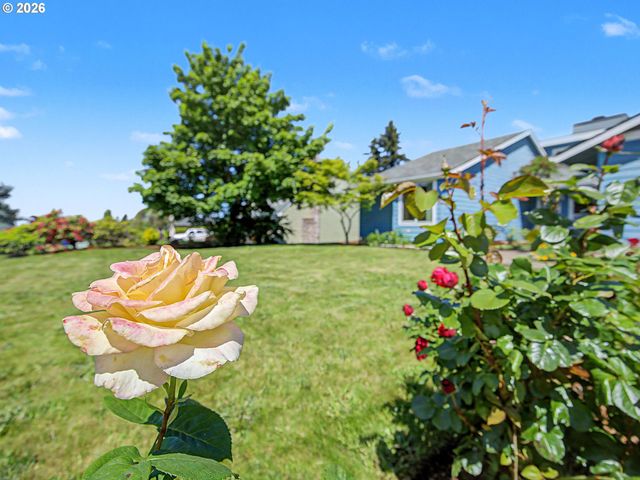 22713 Se NAOMI Dr, Damascus, OR 97089